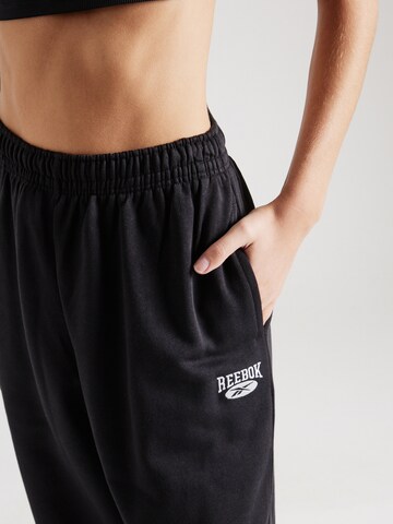 Effilé Pantalon de sport Reebok en noir