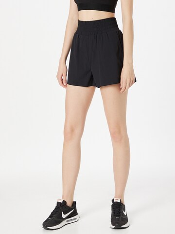 Aim'n Regular Sportshorts in Schwarz: Vorderseite