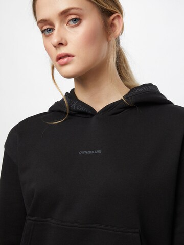 Calvin Klein Jeans Sweatshirt in Schwarz