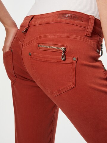 FREEMAN T. PORTER Slim fit Pants 'Alexa' in Red