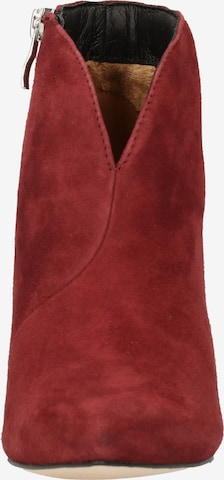 CAPRICE Booties in Red