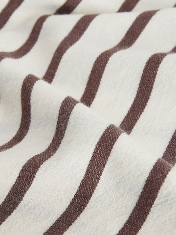 Next Krilo | rjava barva