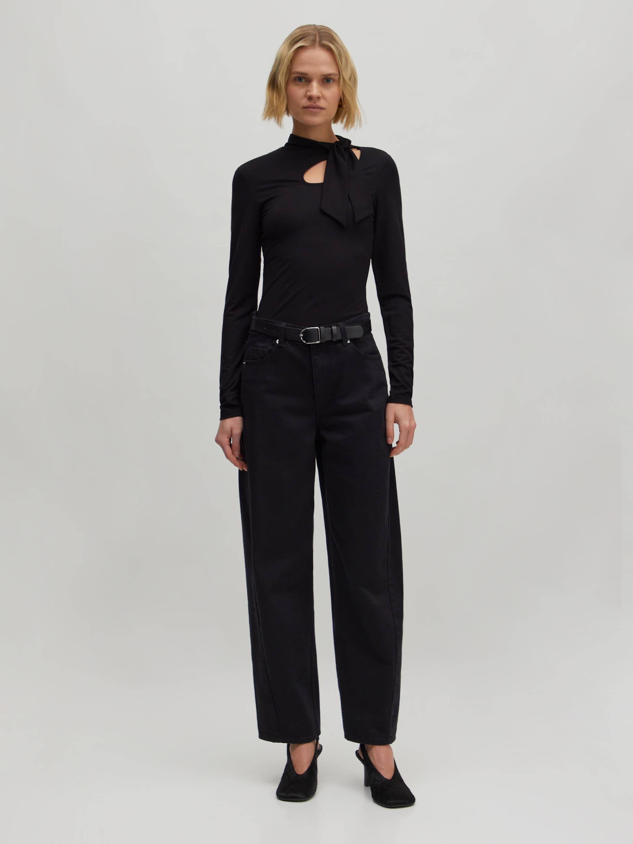 EDITED Produkte Shirt 'Elaiana' schwarz