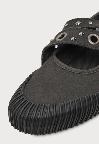 VANS Спортни обувки Slip On в черно: отпред