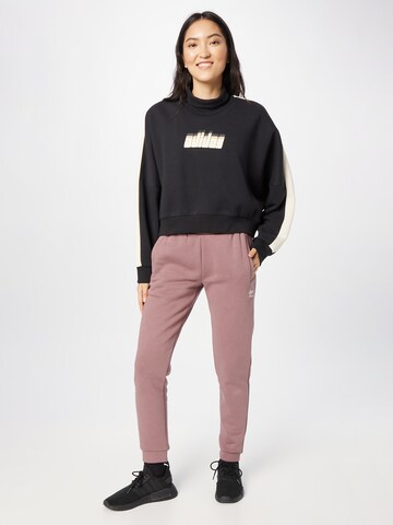 ADIDAS ORIGINALS Sweatshirt 'Ski Chic' i svart