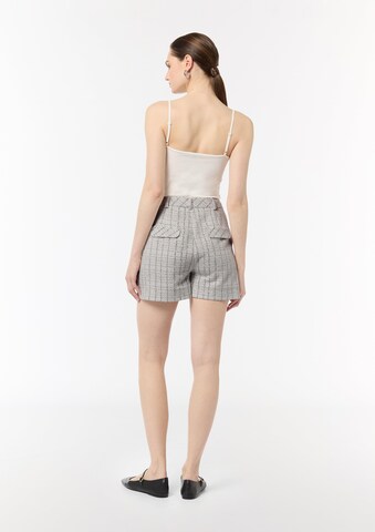 COMMA Loosefit Shorts in Grau: zadná strana