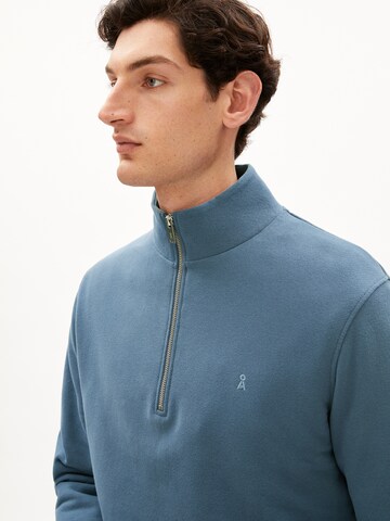 ARMEDANGELS Sweatshirt 'WAARLO COMFORT' in Blauw