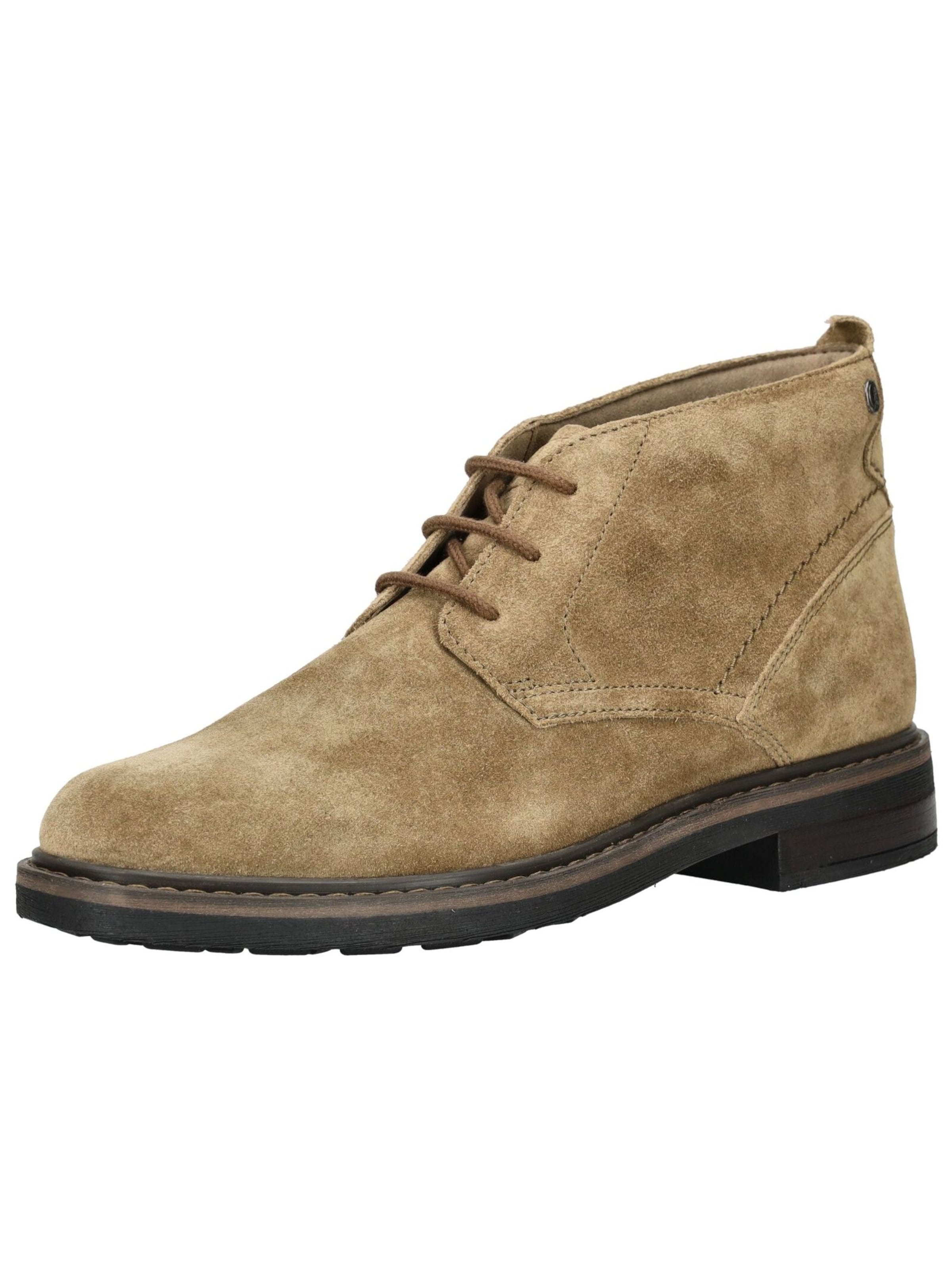 CLARKS Lace-up boot in Brown: front