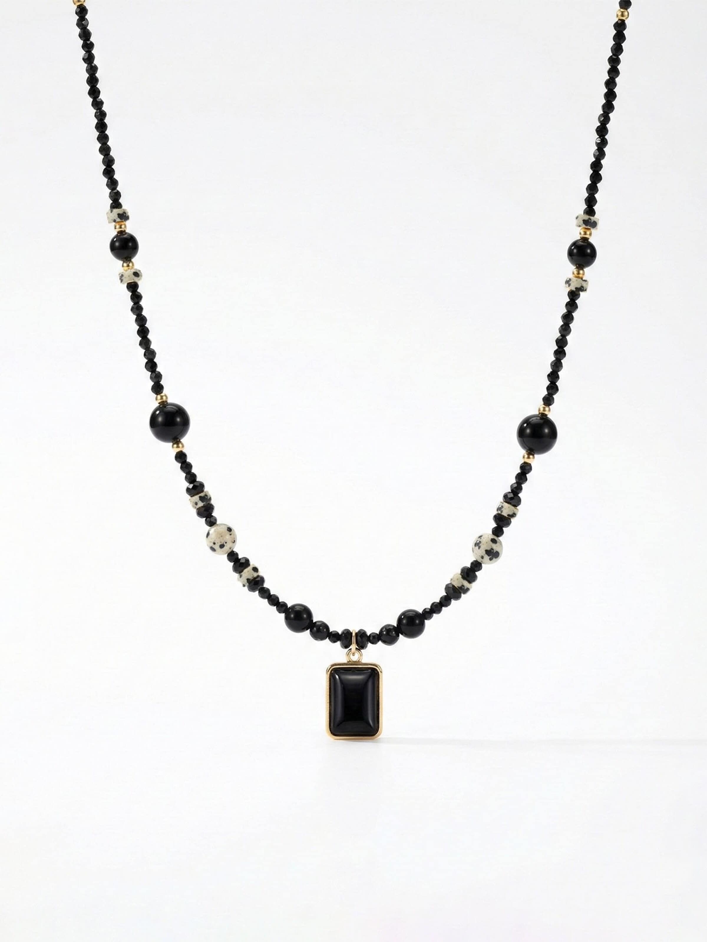 Nemomatheo Necklace 'Monolith – Statement-Steinanhänger' in Black