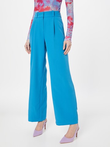 SOMETHINGNEW Wide leg Pleat-Front Pants in Blue: front