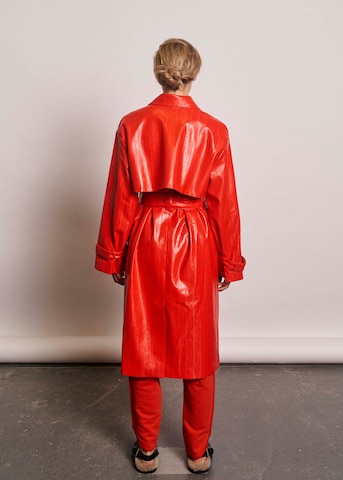 NORR Ανοιξιάτικο και φθινοπωρινό παλτό 'Edna' σε κόκκινο
