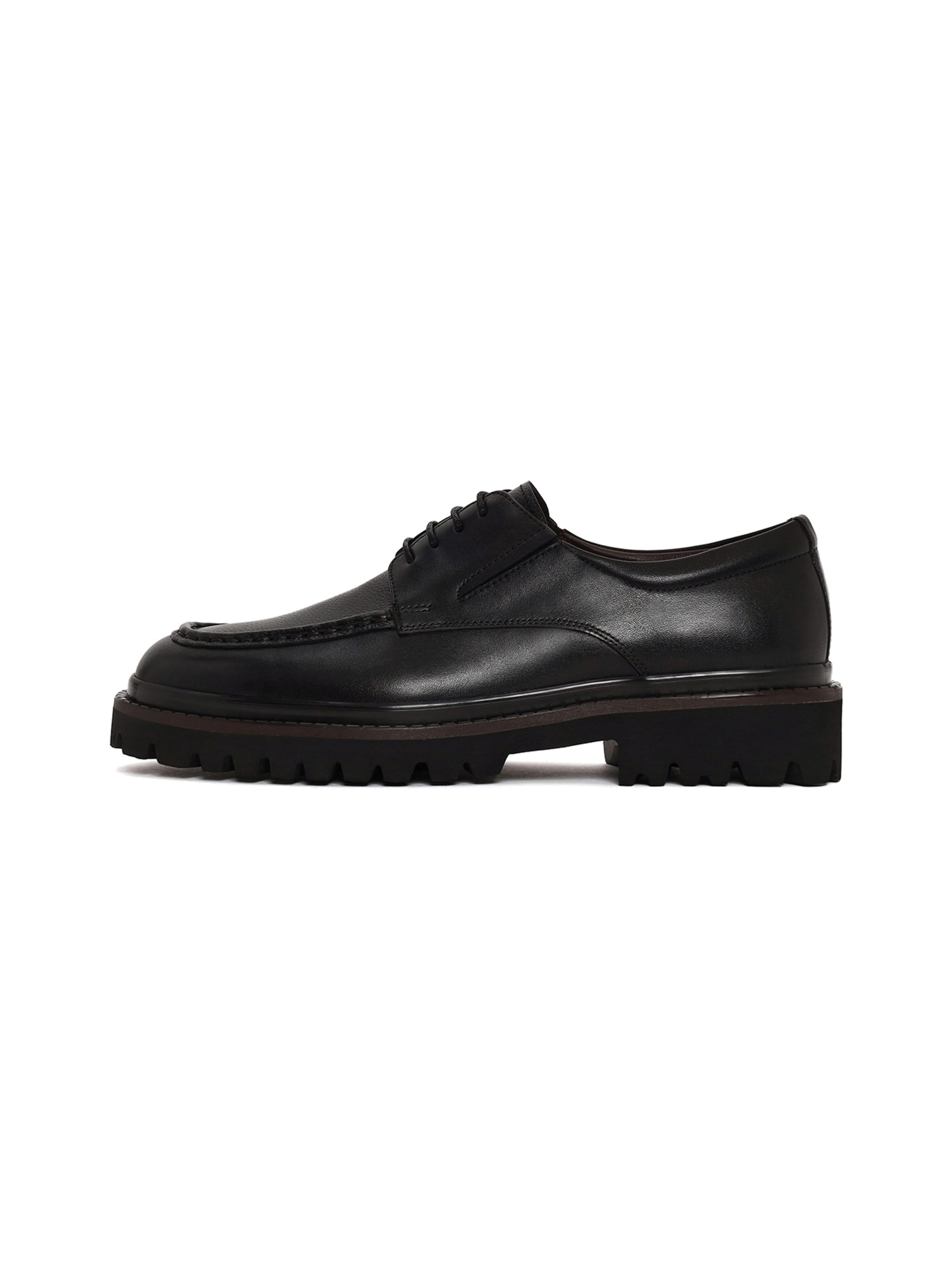Scarpa stringata di Derimod in nero: frontale