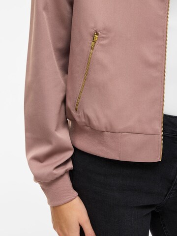 Veste mi-saison 'VIBUBBLE ' VILA en rose