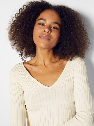 Bershka Pullover i beige