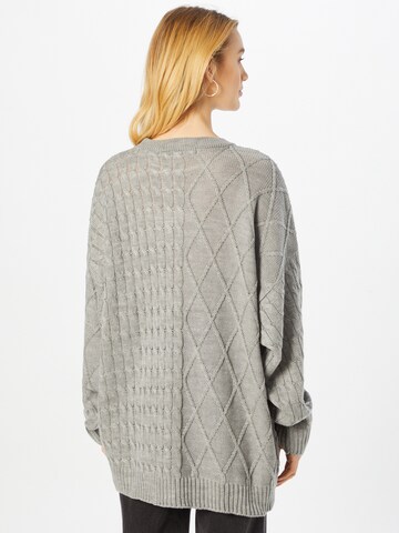 Femme Luxe Pullover 'REEM' in Grau