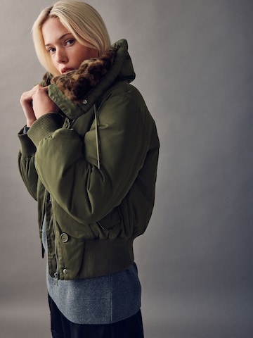 Veste mi-saison Next en vert : devant