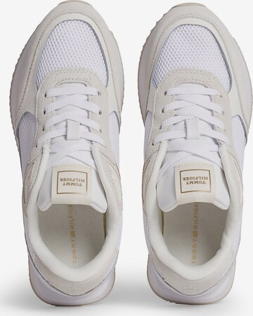 TOMMY HILFIGER Sneakers laag 'Essential' in Wit