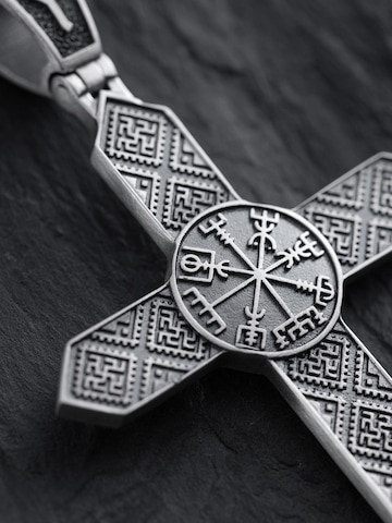 Pendentif 'VEGVISIR. WYSZYWANKA SWAROGA' REYTEL en argent