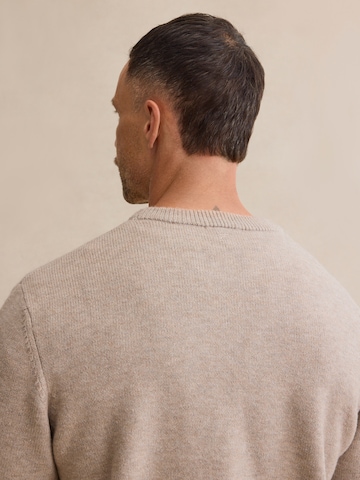 DAN FOX APPAREL Trui 'Marc' in Bruin