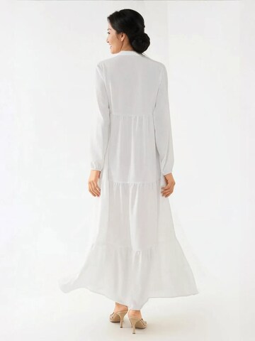 Abito di Hiccup in bianco