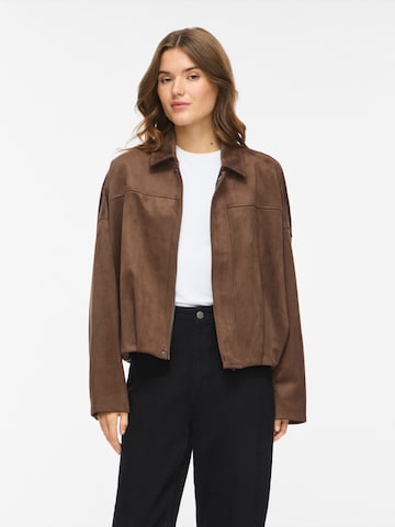 VILA - Chaqueta de entretiempo en marrón: frente