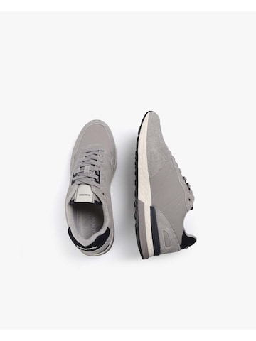 Scalpers Ниски маратонки ' ' в сиво