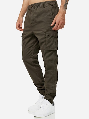 Tazzio Regular Cargohose 'A300'‌‌‌‌‌ in Grün