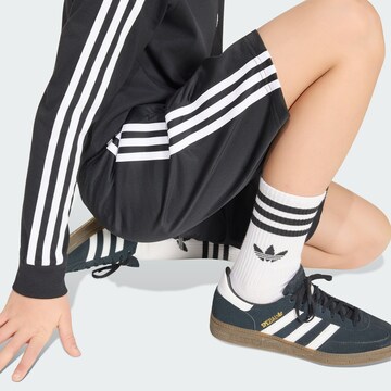 ADIDAS ORIGINALS - Regular Calças 'Firebird' em preto