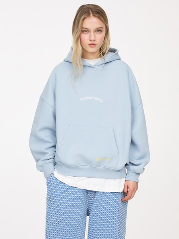 Pull&BearSweater majica - plava boja: prednji dio