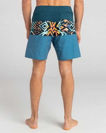 BILLABONG Boardshorts 'Tribong' in Grün