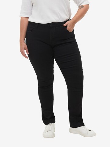 Slimfit Jeans 'Emily' de la Zizzi pe negru: față