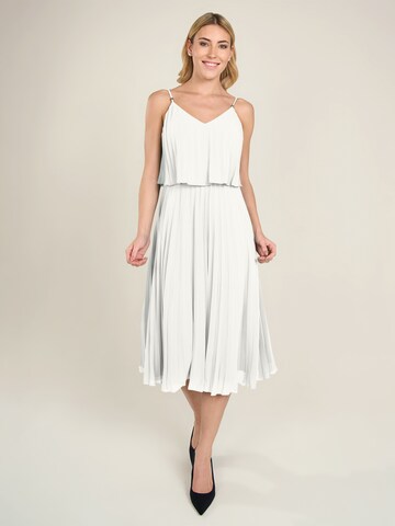 APART Kleid in Weiß: Vorderseite