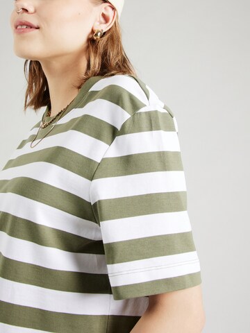 T-shirt 'SLFESSENTIAL' SELECTED FEMME en vert