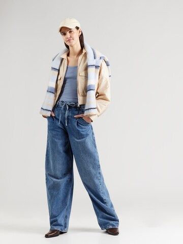 BOSS Baggy Джинсы с плиссировкой в Синий