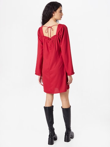 PIECES Φόρεμα 'SIGNE' σε κόκκινο