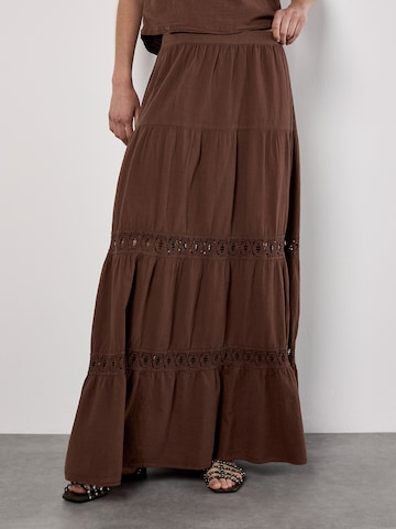 Apricot Skirt in Brown