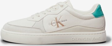 Baskets basses Calvin Klein Jeans en blanc : devant