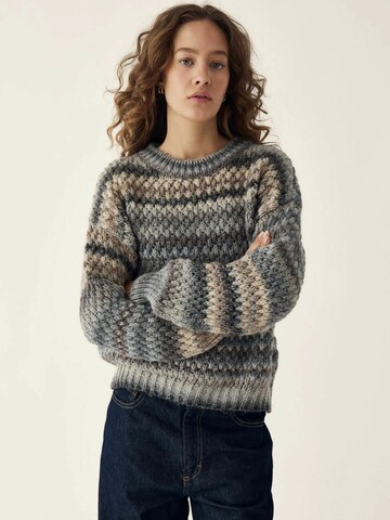 Noella Sweater ' Gio ' in Grau: Vorderseite