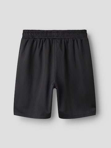 NAME IT Regular Shorts in Schwarz