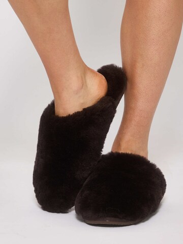 Loungeable Hausschuh in Braun