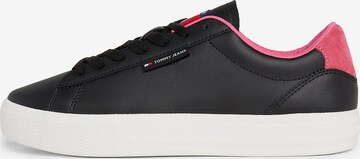 Baskets basses Tommy Jeans en noir : devant