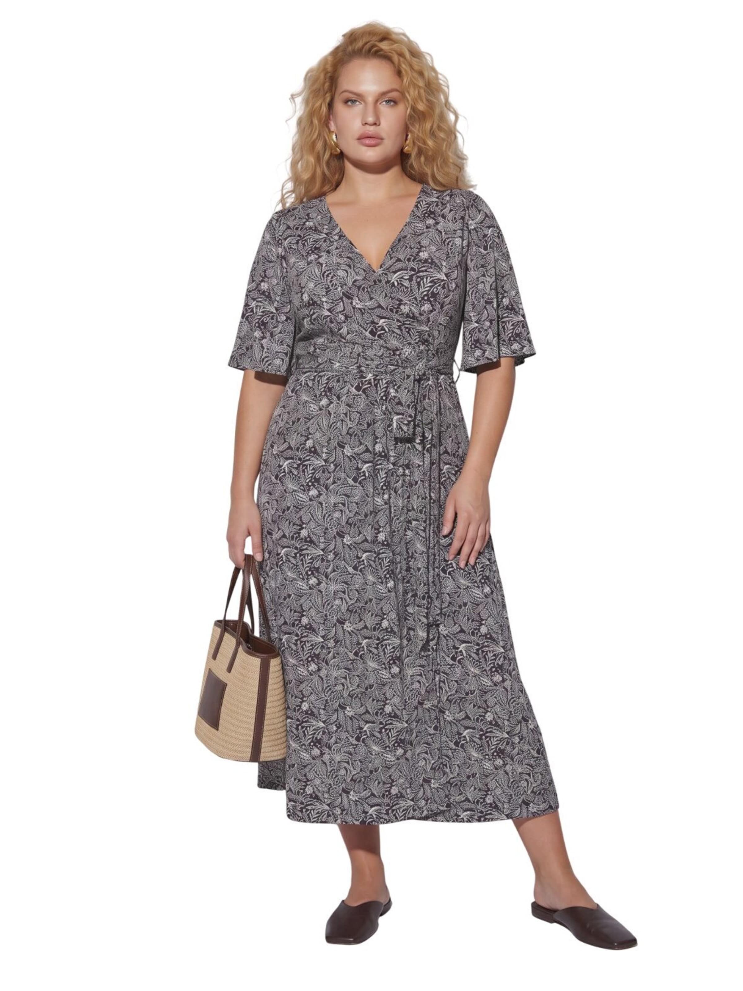 Shape Of You Jurk in Zwart