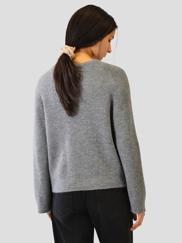 Lilavie Pullover 'Sophiaa' in Grau