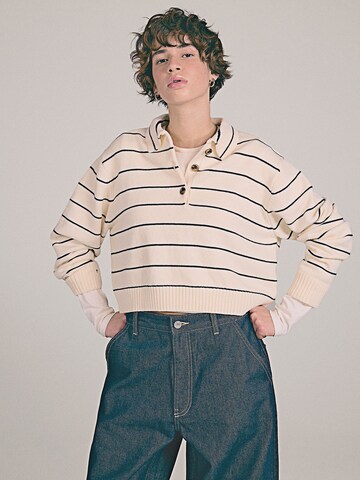 Pullover di Bershka in beige: frontale