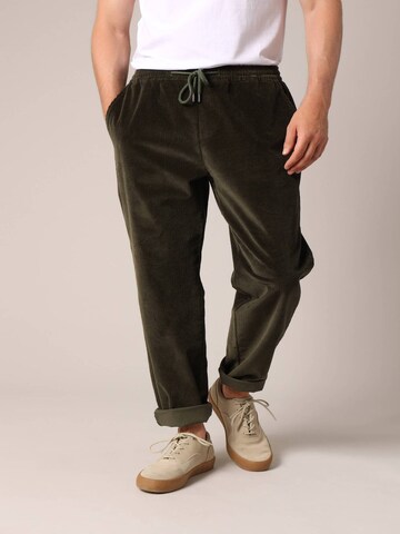 Regular Pantalon 'LEANDRE' Deeluxe en vert : devant