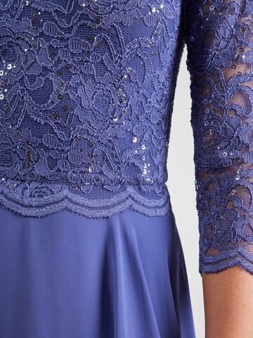 SWING - Vestido de noche en azul