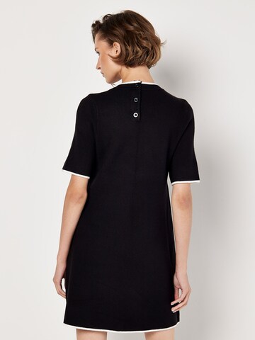 Robe ' ' Apricot en noir