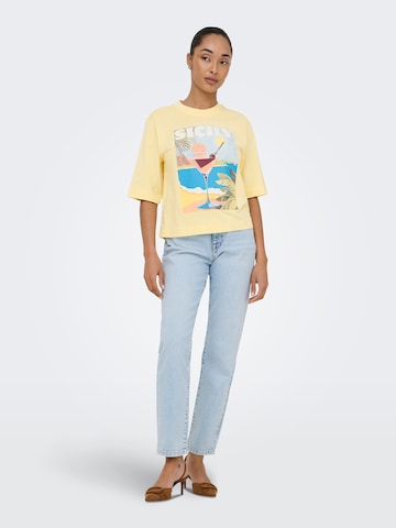 ONLY - Camiseta 'ONLVEGA' en amarillo