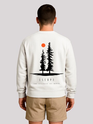 Sweat-shirt 'Escape Discover the World Pinetree' F4NT4STIC en blanc