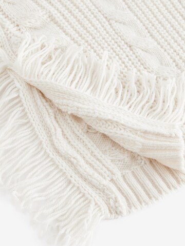 Next Cape in Beige